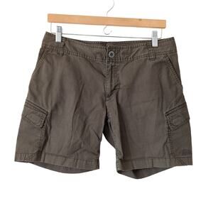 The North Face Womens VTG Cargo Shorts Size 8 Olive‎ Army Green Pockets Hiking